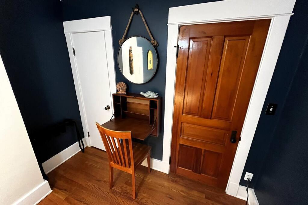 Fiesinger House - Private 3-Bd Unit In Historic Home, Downtown ساندسكاي المظهر الخارجي الصورة